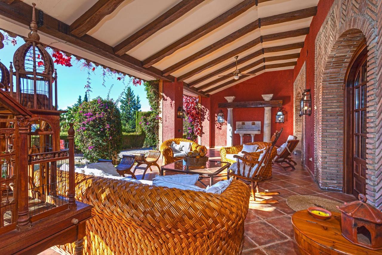 Casa Flores Con Piscina Interior Climatizada Alcaucín Kültér fotó