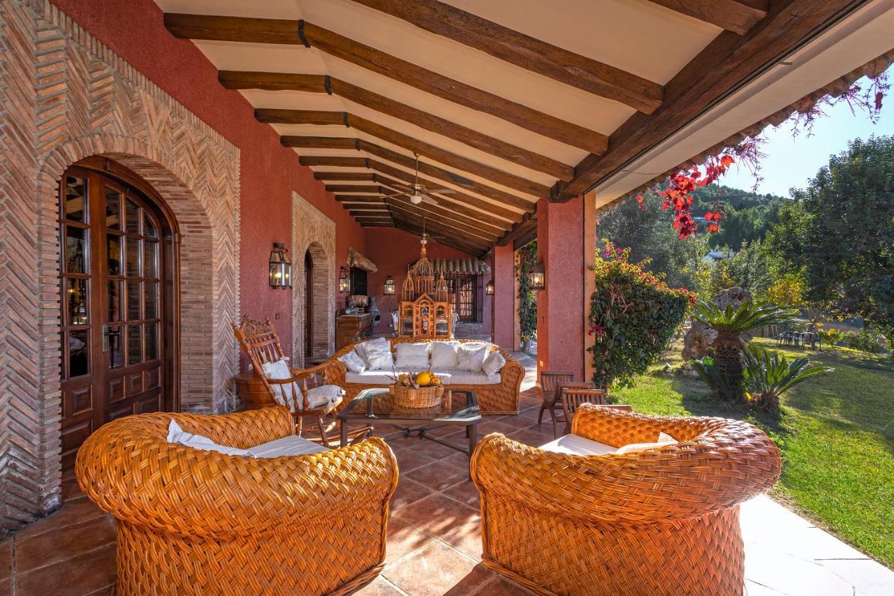 Casa Flores Con Piscina Interior Climatizada Alcaucín Kültér fotó