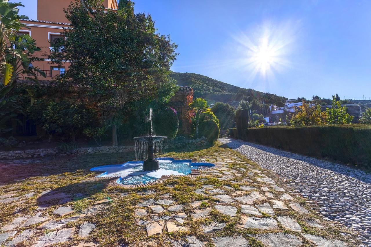 Casa Flores Con Piscina Interior Climatizada Alcaucín Kültér fotó