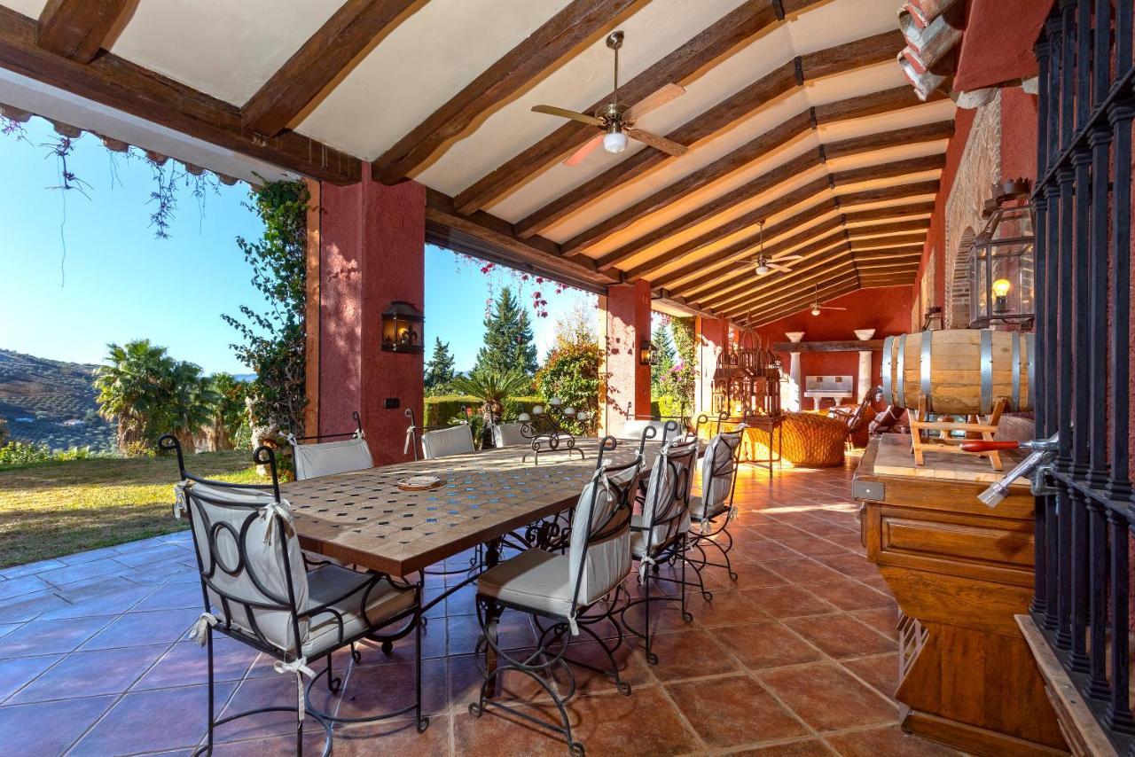 Casa Flores Con Piscina Interior Climatizada Alcaucín Kültér fotó