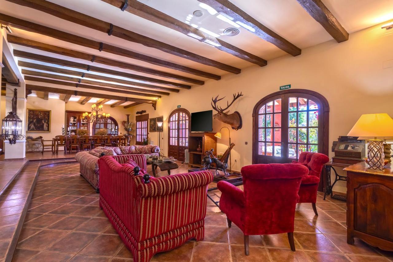 Casa Flores Con Piscina Interior Climatizada Alcaucín Kültér fotó