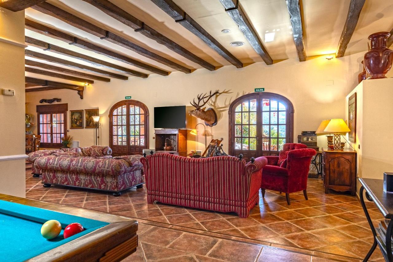 Casa Flores Con Piscina Interior Climatizada Alcaucín Kültér fotó