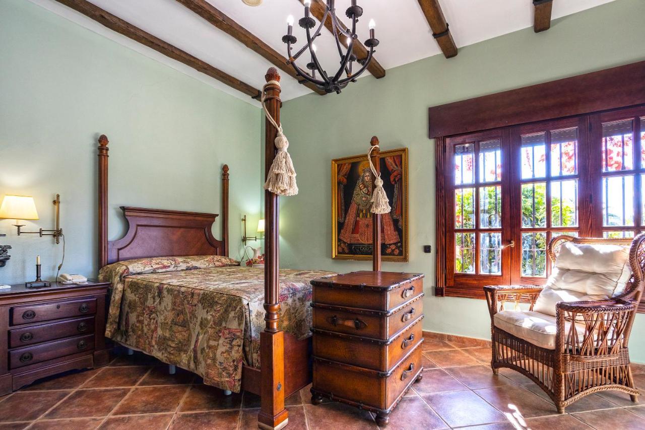 Casa Flores Con Piscina Interior Climatizada Alcaucín Kültér fotó
