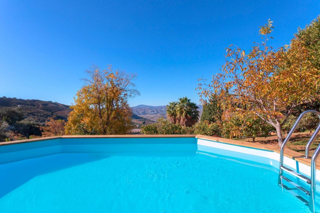 Casa Flores Con Piscina Interior Climatizada Alcaucín Kültér fotó