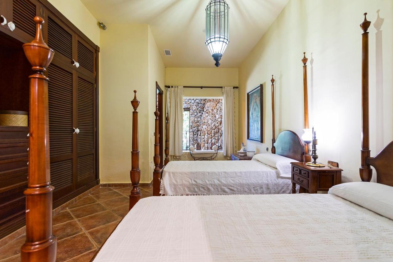 Casa Flores Con Piscina Interior Climatizada Alcaucín Kültér fotó