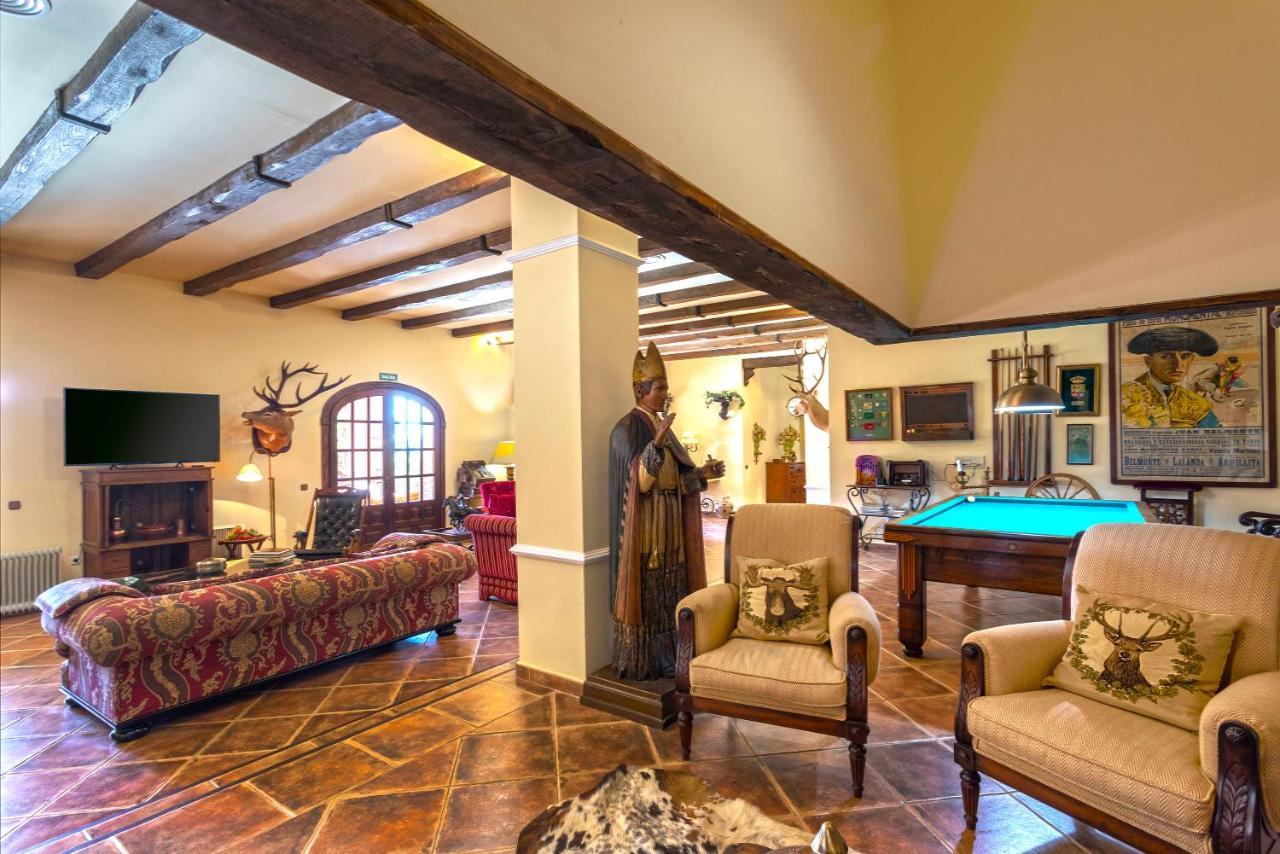 Casa Flores Con Piscina Interior Climatizada Alcaucín Kültér fotó