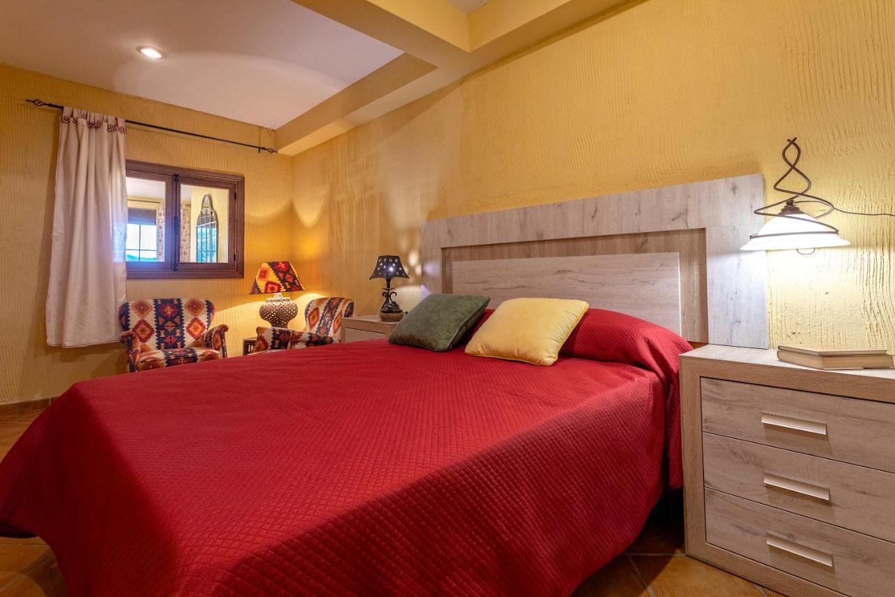 Casa Flores Con Piscina Interior Climatizada Alcaucín Kültér fotó