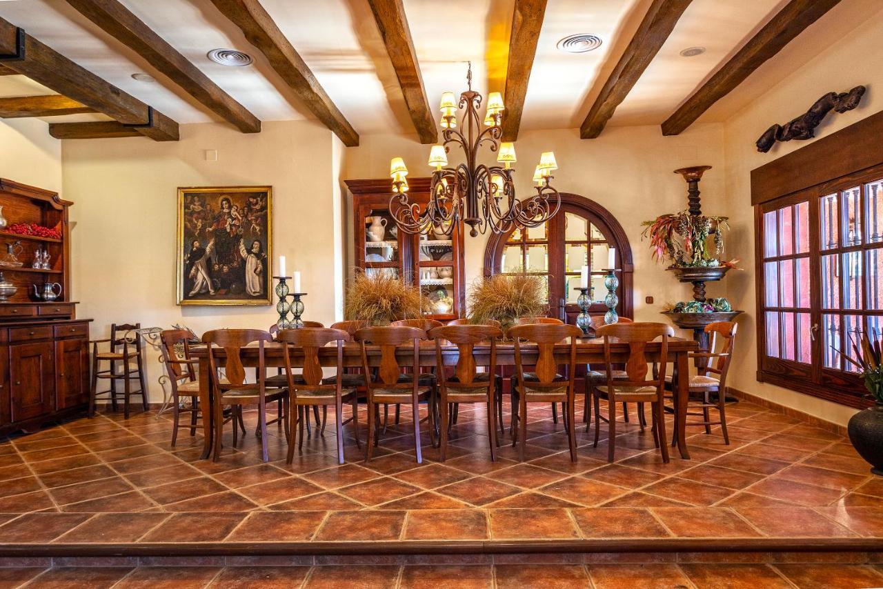 Casa Flores Con Piscina Interior Climatizada Alcaucín Kültér fotó