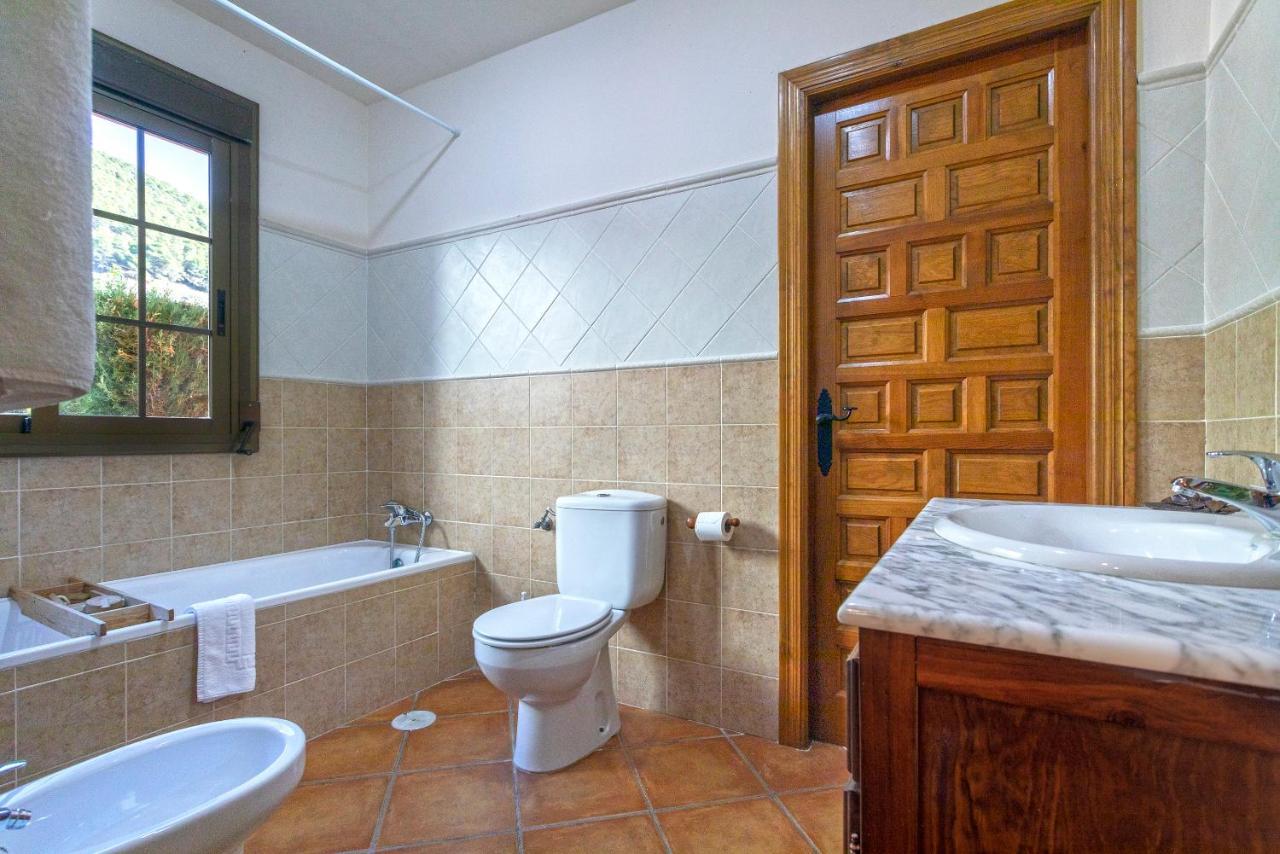 Casa Flores Con Piscina Interior Climatizada Alcaucín Kültér fotó