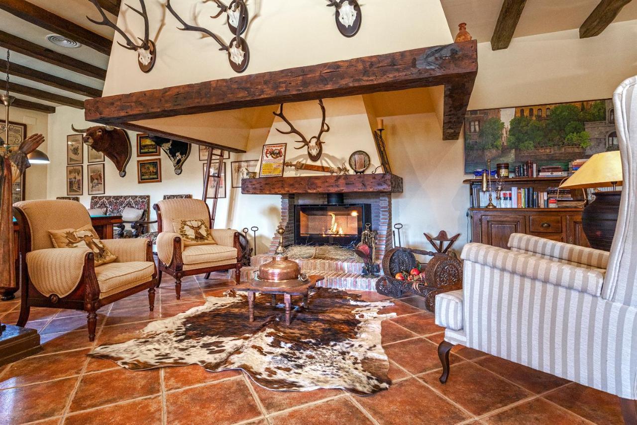 Casa Flores Con Piscina Interior Climatizada Alcaucín Kültér fotó